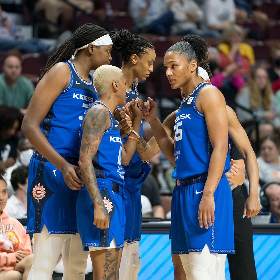 Women’s Basketball Daily Briefing: Five games on today's schedule