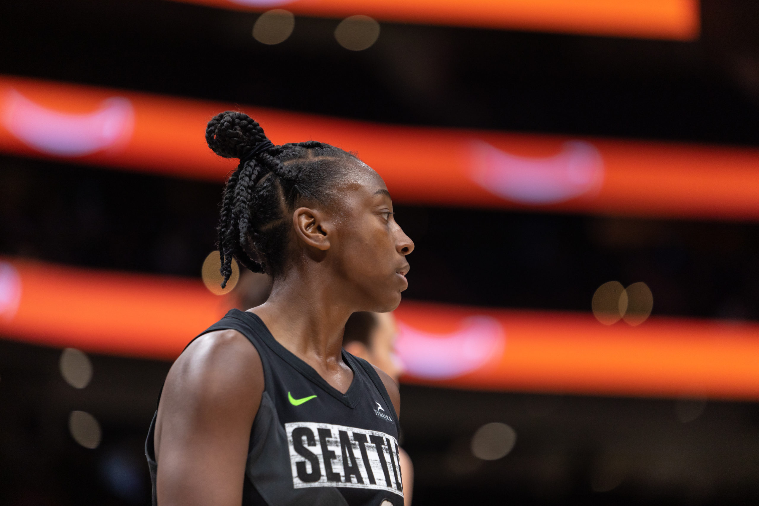 Jewell Loyd leads 5 Seattle starters in double figures, Storm win