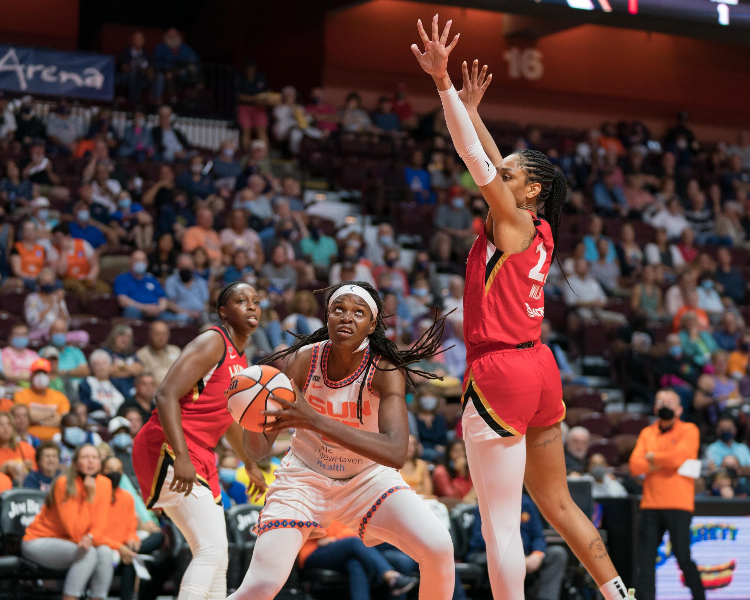 Aces beat Sun 85-71 behind A'ja Wilson, take 2-0 series lead in