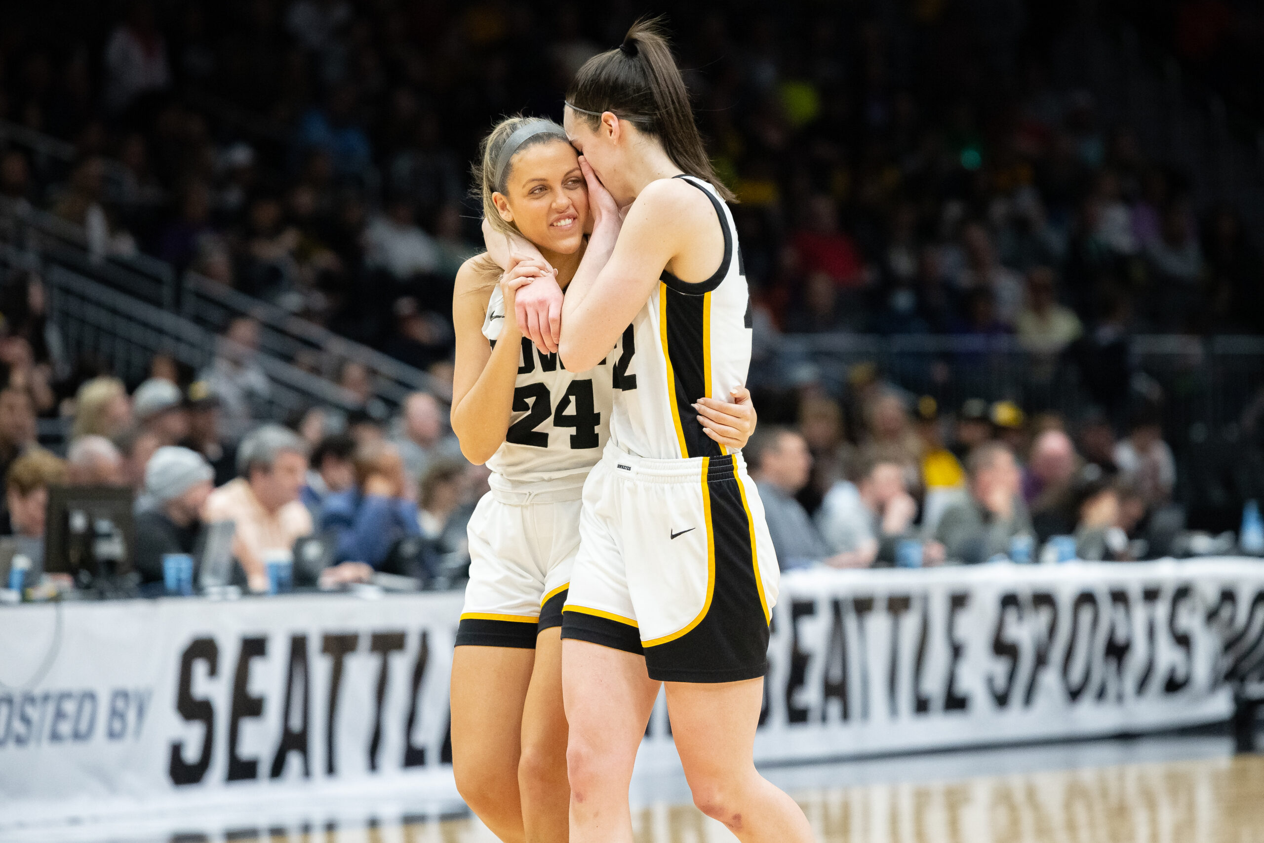 Caitlin Clark breaks records during historic March Madness run