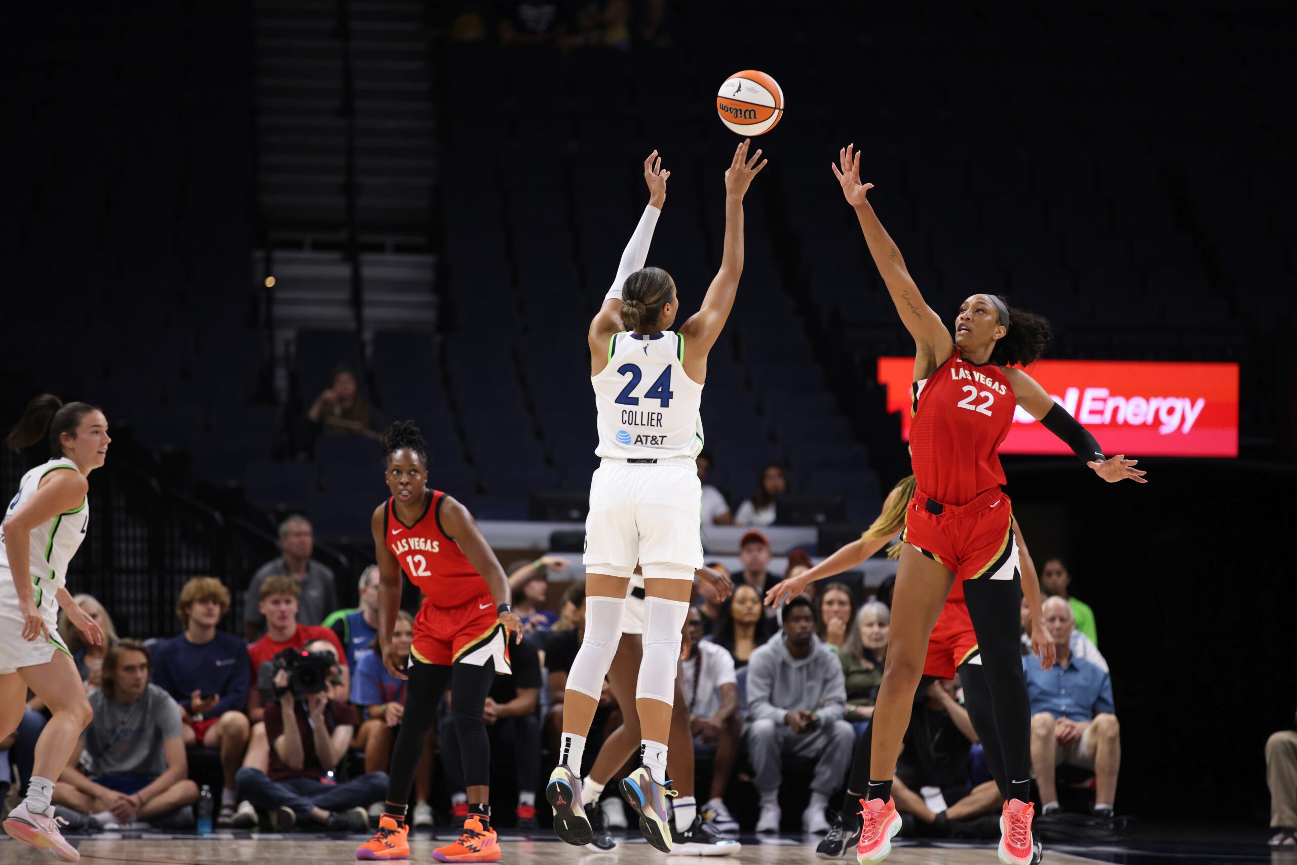 To even get consideration from free agent-to-be Jewell Loyd, Sky