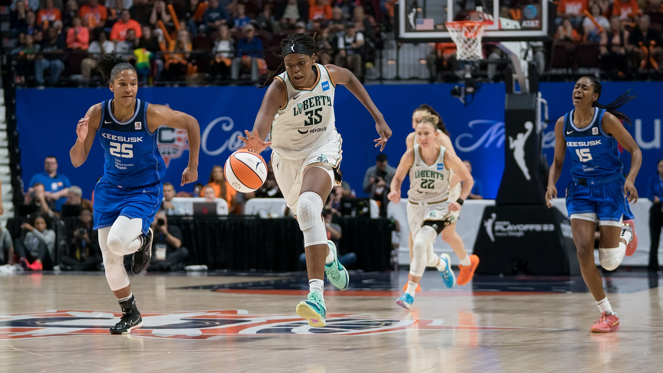 Jones, Stewart lead Liberty to first WNBA Finals in 21 years