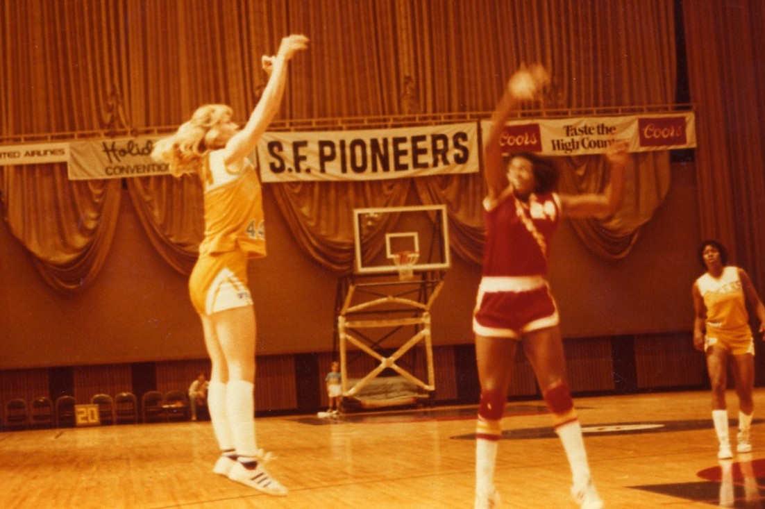 湾区的职业女子篮球从先驱者开始