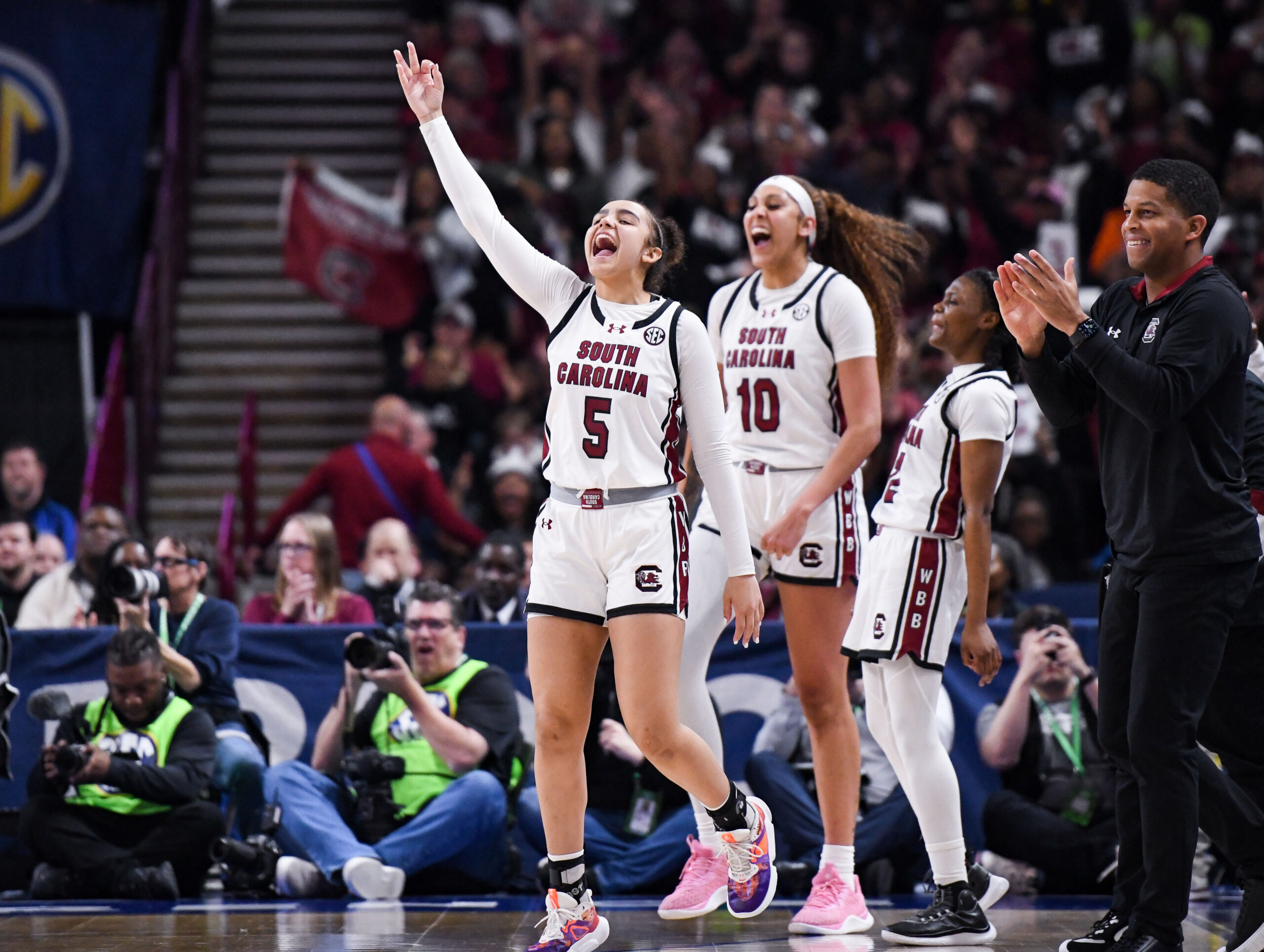 Freshman Tessa Johnson elevates her defense and South Carolina - The Next